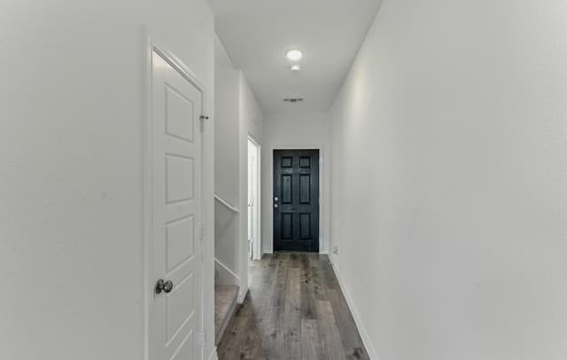 4-bedroom rental at 8224 Smithers Avenue in San Antonio, TX — photo 4