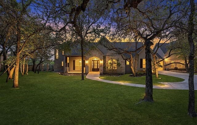 4-bedroom rental at 8518 Wild Trace in Garden Ridge, TX — photo 2