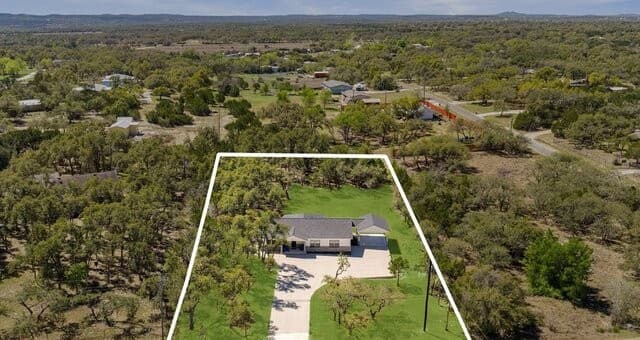 Home for sale at 408 Rust Ranch Rd in Blanco, TX — photo 2