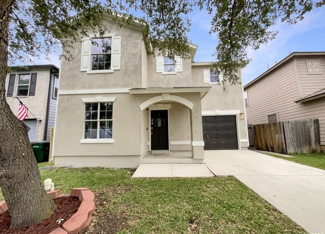 3-bedroom rental at 7815 Hedrick Farm in San Antonio, TX — photo 1