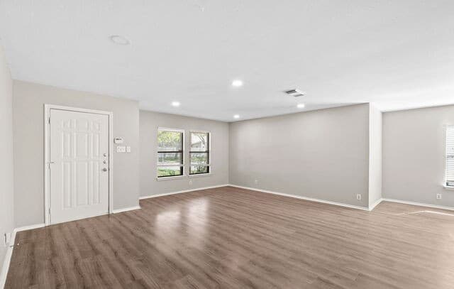 4-bedroom rental at 7051 Shadow Run in San Antonio, TX — photo 5