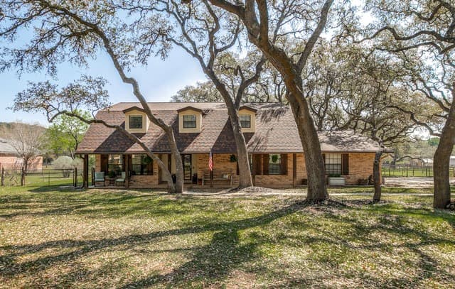 6-bedroom rental at 26820 Autumn Gln in Boerne, TX — photo 1