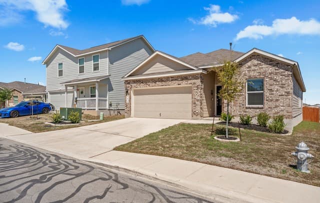 3-bedroom rental at 7014 Shears in San Antonio, TX — photo 2