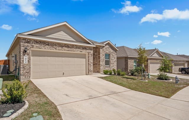 3-bedroom rental at 7014 Shears in San Antonio, TX — photo 3