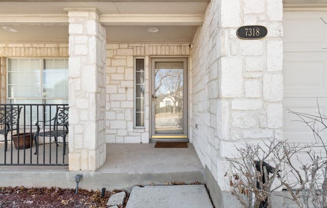 3-bedroom rental at 7318 Mesquite Crk in San Antonio, TX — photo 4
