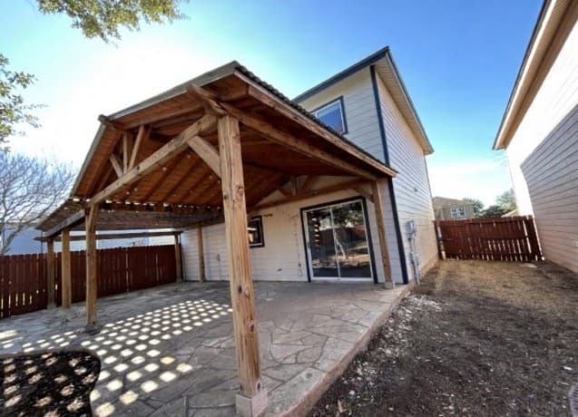 3-bedroom rental at 11215 Bushwack Pass in San Antonio, TX — photo 2