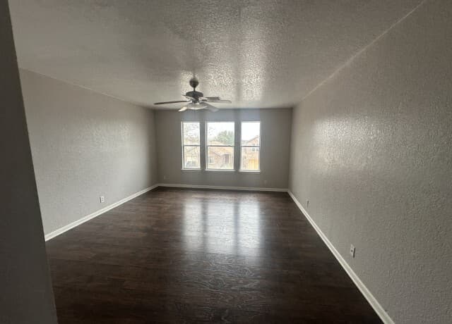 3-bedroom rental at 11215 Bushwack Pass in San Antonio, TX — photo 5