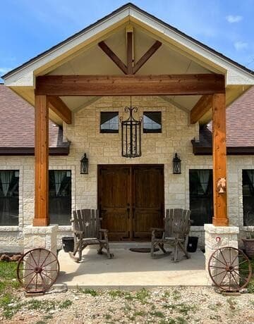 Home for sale at 745 County Road 2645 in Moore, TX — photo 2