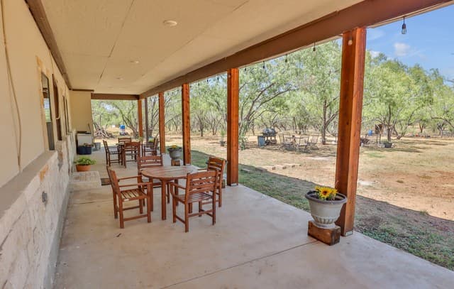 Home for sale at 745 County Road 2645 in Moore, TX — photo 5