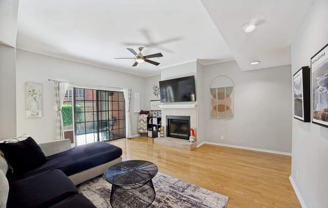 3-bedroom rental at 7930 Roanoke Run Unit 801 in San Antonio, TX — photo 1