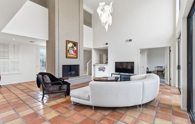 3-bedroom rental at 7609 N Songbird in San Antonio, TX — photo 3