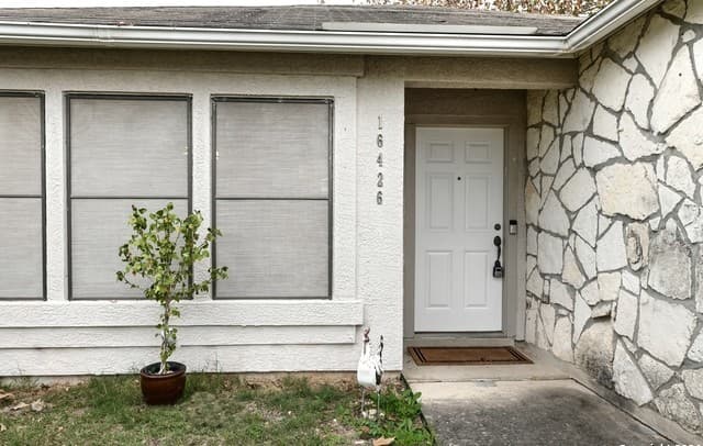 2-bedroom rental at 16426 Alwick Ln in San Antonio, TX — photo 3