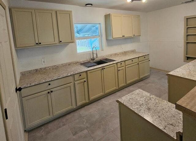 4-bedroom rental at 335 Baker in San Antonio, TX — photo 5