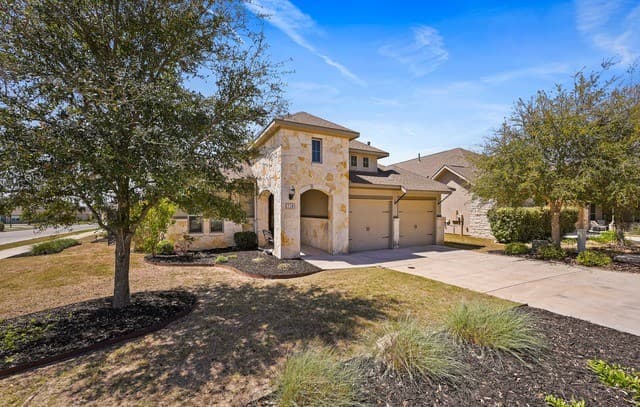 Home for sale at 118 Escondido in Boerne, TX — photo 2
