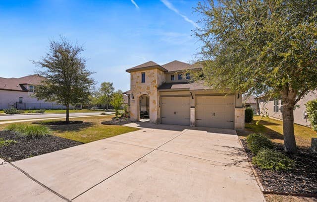 Home for sale at 118 Escondido in Boerne, TX — photo 4