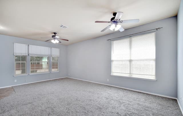 4-bedroom rental at 248 Cloud Crossing in Cibolo, TX — photo 5