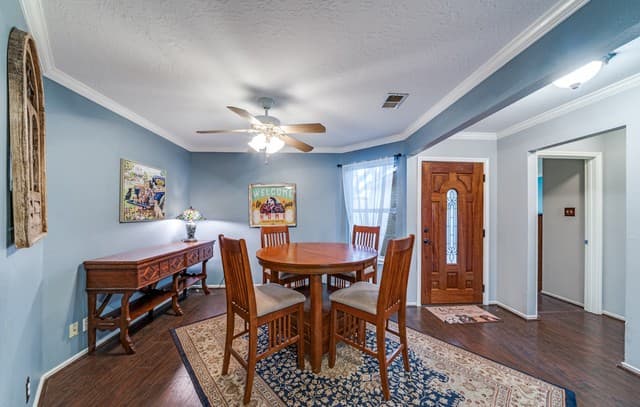 3-bedroom rental at 13127 Almond Bend in Universal City, TX — photo 3