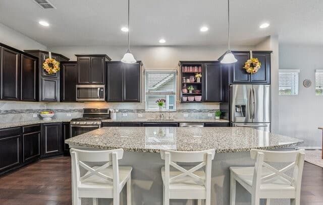 5-bedroom rental at 8720 Stackstone in Schertz, TX — photo 3