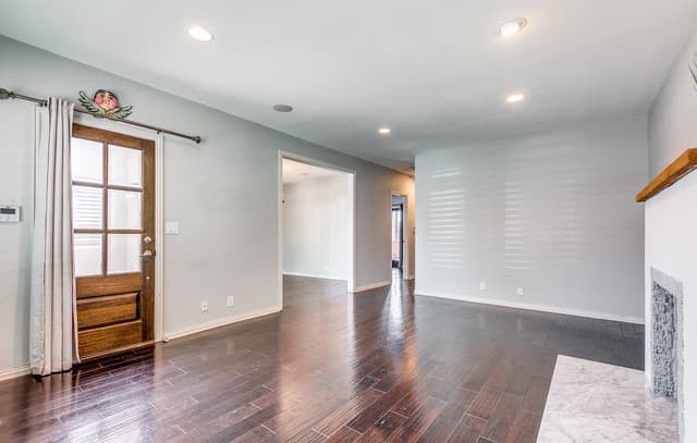 2-bedroom rental at 1714 W Summit in San Antonio, TX — photo 5