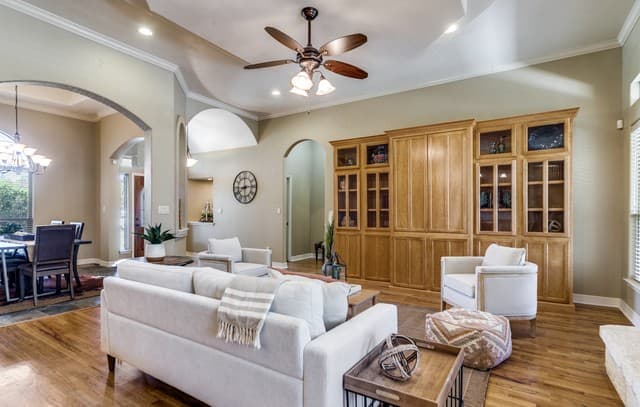 4-bedroom rental at 386 Wentworth in Spring Branch, TX — photo 4