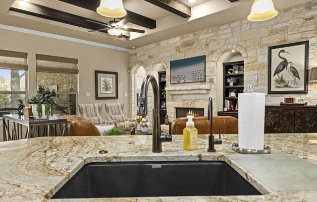 4-bedroom rental at 30210 Setterfeld in Fair Oaks Ranch, TX — photo 5
