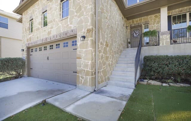 4-bedroom rental at 4580 Split Oak in Schertz, TX — photo 2