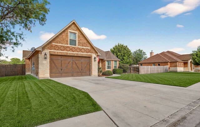 4-bedroom rental at 133 Mulhouse in Castroville, TX — photo 2