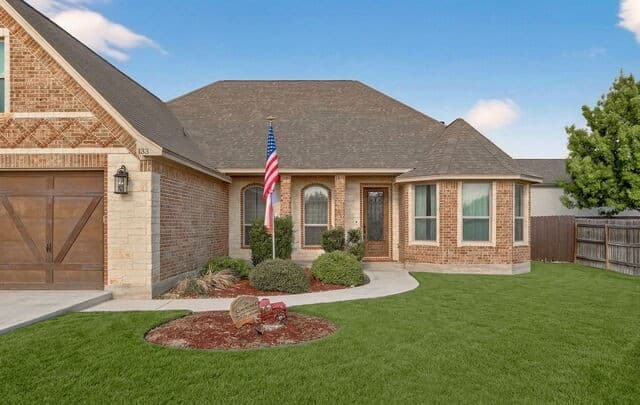 4-bedroom rental at 133 Mulhouse in Castroville, TX — photo 4