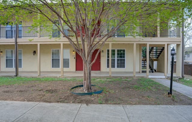 1-bedroom rental at 8702 Village Unit 814 in San Antonio, TX — photo 1