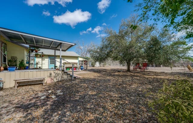 3-bedroom rental at 615 Main in Karnes City, TX — photo 3