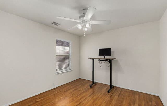 3-bedroom rental at 3815 Bennington Way in San Antonio, TX — photo 4
