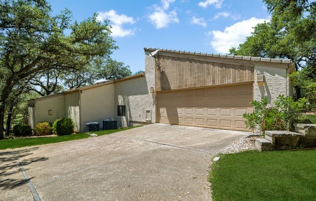 4-bedroom rental at 29323 No Le Hace in Fair Oaks Ranch, TX — photo 2