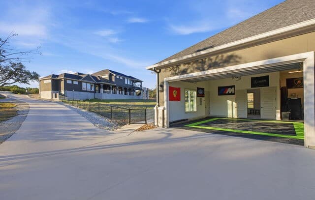 5-bedroom rental at 321 Vista View Place in Spring Branch, TX — photo 1