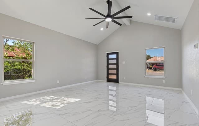 3-bedroom rental at 237 Avenue D in Poteet, TX — photo 5