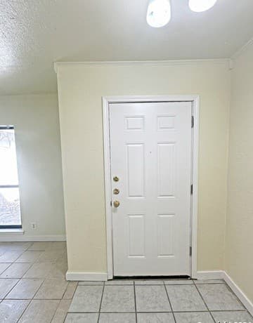 3-bedroom rental at 8707 Glen Bluff in San Antonio, TX — photo 1