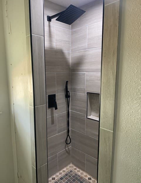 5-bedroom rental at 719 E Taft in Pearsall, TX — photo 5