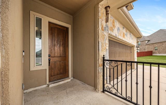 5-bedroom rental at 7010 Jalen Ct in Schertz, TX — photo 4
