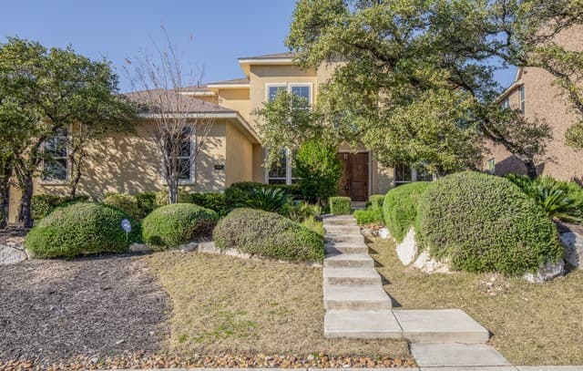 5-bedroom rental at 8835 Napa Lndg in Boerne, TX — photo 1