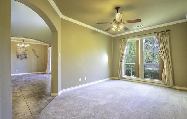 5-bedroom rental at 8835 Napa Lndg in Boerne, TX — photo 4