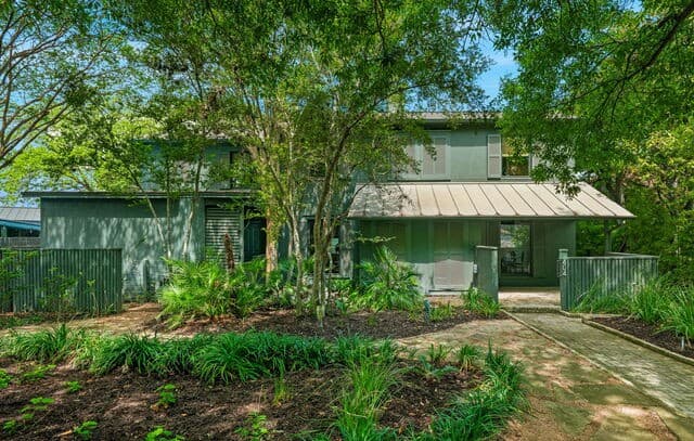 4-bedroom rental at 404 Sheraton in Terrell Hills, TX — photo 3