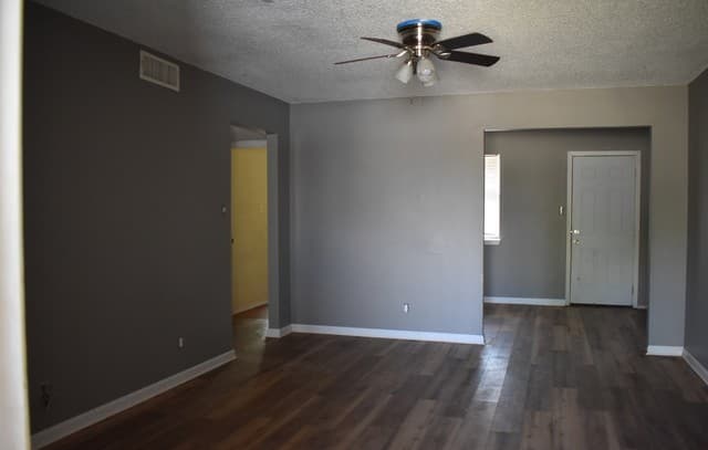 3-bedroom rental at 304 Meadow Drive in Marion, TX — photo 3