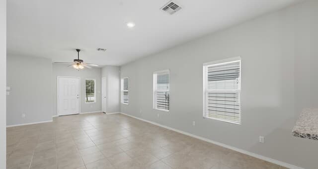 4-bedroom rental at 5502 Daniel Way in St Hedwig, TX — photo 5