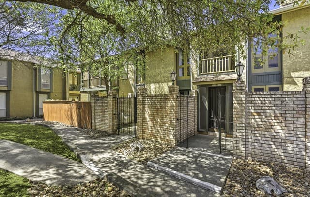 3-bedroom rental at 3678 UNIT 103 Hidden Dr. Unit 103 in San Antonio, TX — photo 1