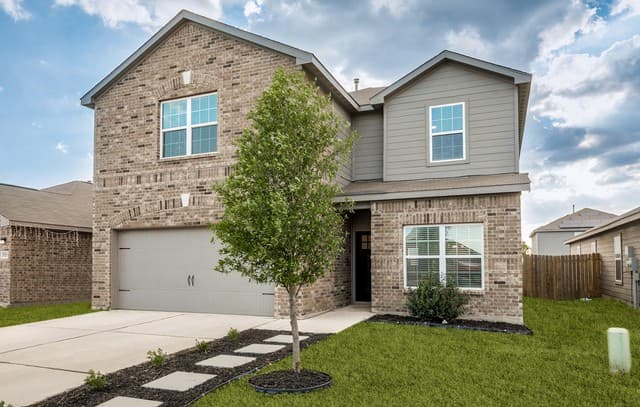 5-bedroom rental at 15115 Escalante in Von Ormy, TX — photo 2