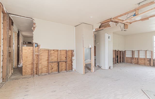 3-bedroom rental at 1714 W Constantinople in Castroville, TX — photo 5