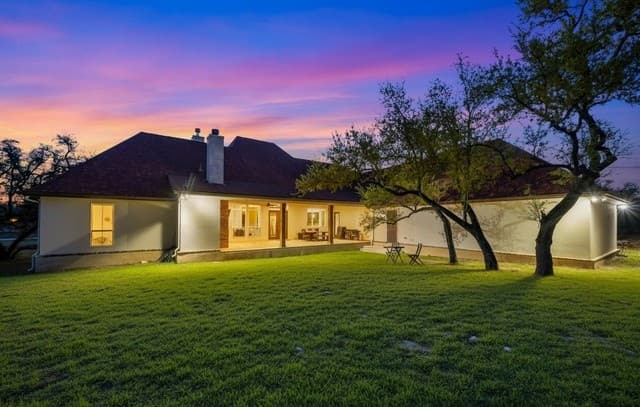 4-bedroom rental at 117 Sabella in Spring Branch, TX — photo 2