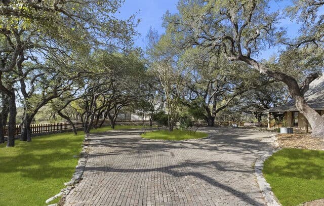 3-bedroom rental at 6093 Fm 311 in Spring Branch, TX — photo 5