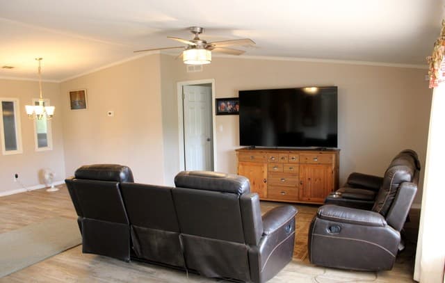 3-bedroom rental at 3554 Fm 1332 in Jourdanton, TX — photo 4