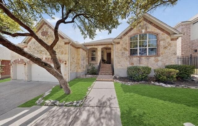 4-bedroom rental at 13135 Spring Run in Helotes, TX — photo 3