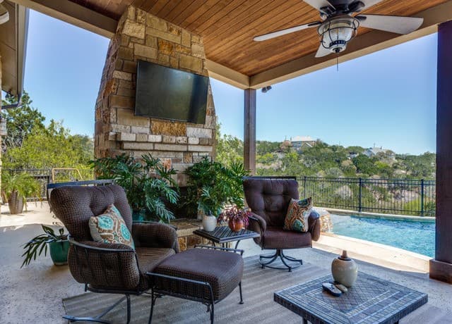 3-bedroom rental at 460 Shepherds Crook in Helotes, TX — photo 3